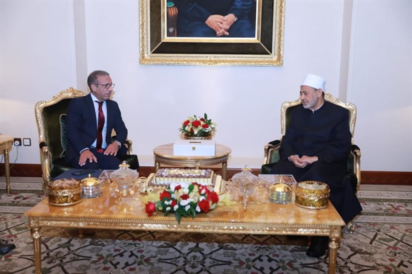 رئيس البرلمان الدولي يدعو شيخ الأزهر لحضور فعاليات الجمعية العامة القادمة في مارس المقبل .jpeg
