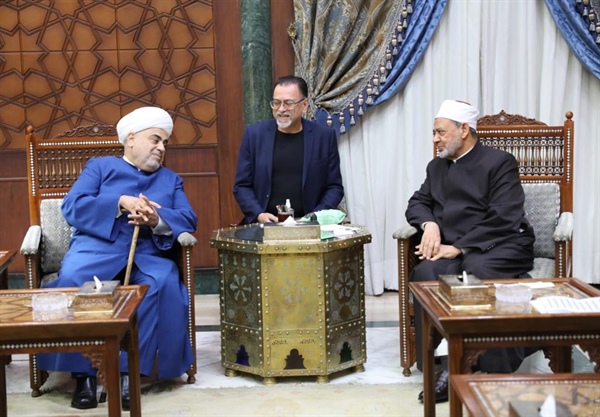 رئيس إدارة مسلمي القوقاز يرسل تحيات الرئيس الأذربيجاني لشيخ الأزهر .jpeg