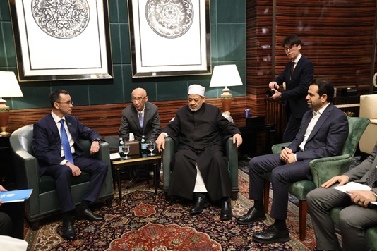 رئيس كازاخستان يدعو شيخ الأزهر لزيارة البلاد وافتتاح النُّسخة القادمة من مؤتمر «زعماء الأديان العالمية والتقليدية»