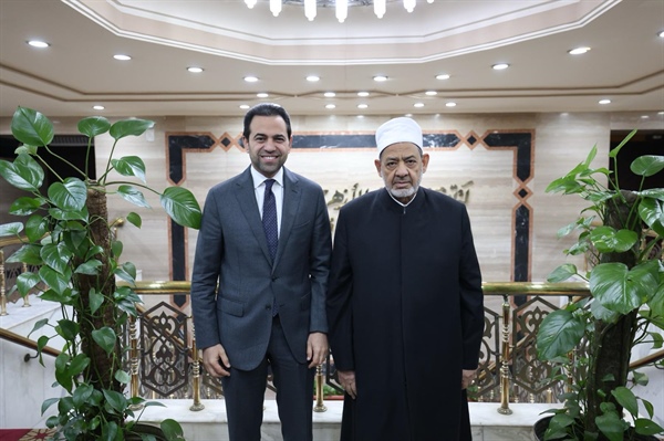 شيخ الأزهر يستقبل المستشار محمد عبد السَّلام بمشيخة الأزهر
