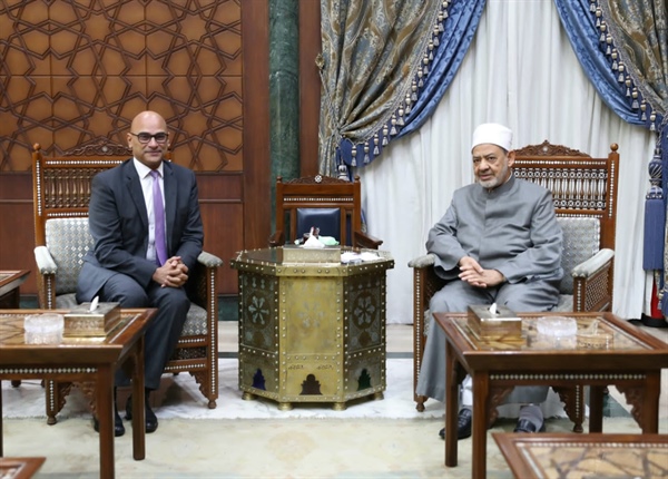 شيخ الأزهر يوصي سفراء مصر لدى أفريقيا بالاستفادة من الأزهر كأبرز القوى الناعمة لمصر.jpeg