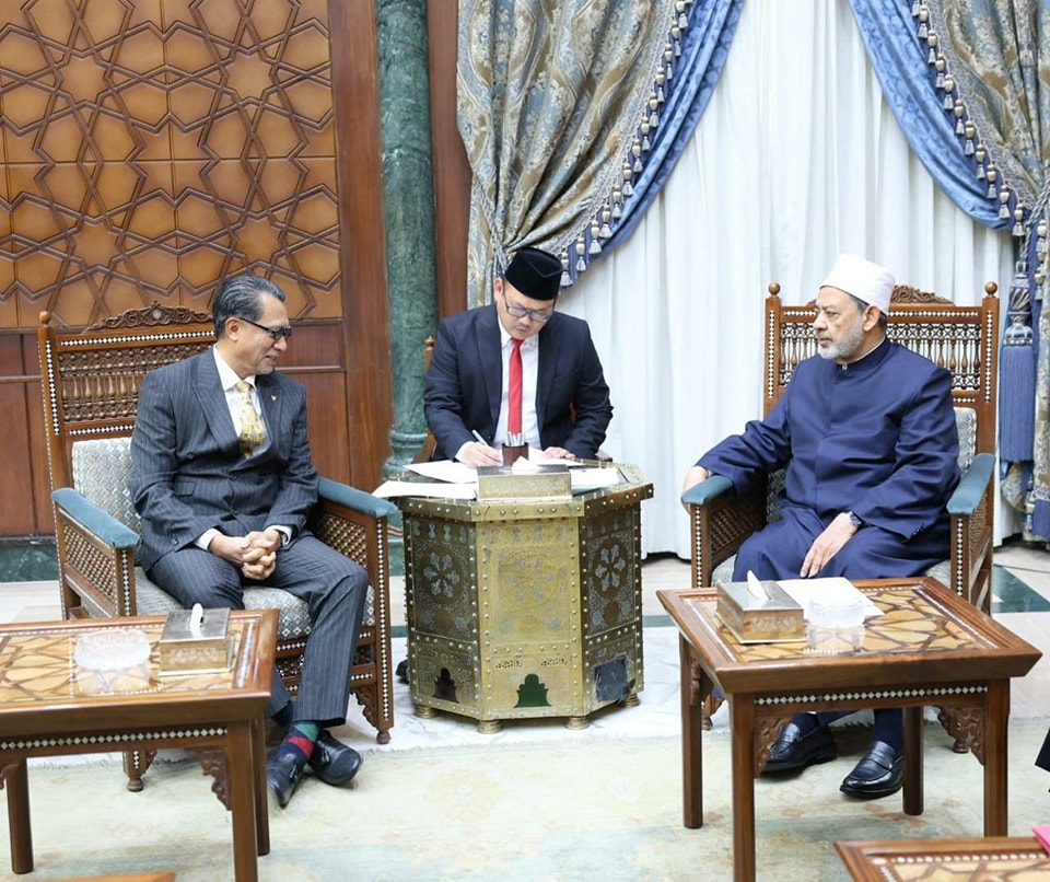 شيخ الأزهر- طلاب إندونيسيا الوافدون للدراسة في الأزهر طلاب علم بدرجة امتياز .jpg