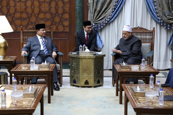 شيخ الأزهر يستقبل الرئيس الإندونيسي ويتفقان على مواصلة الضغط للمطالبة بوقف العدوان والإبادة الجماعية في غزة
