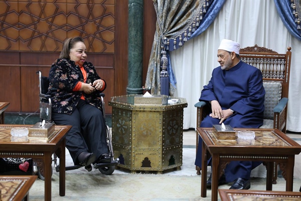 شيخ الأزهر يستقبل المقرِّر الخاص بحقوق الأشخاص ذوي الإعاقة بالأمم المتحدة .jpeg