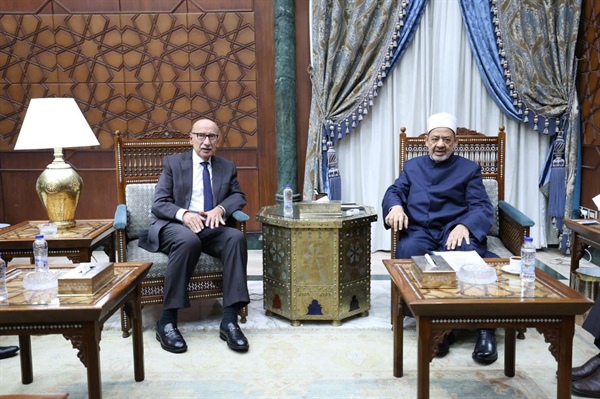 شيخ الأزهر يستقبل أعضاء مجلس القضاء الأعلى.jpeg