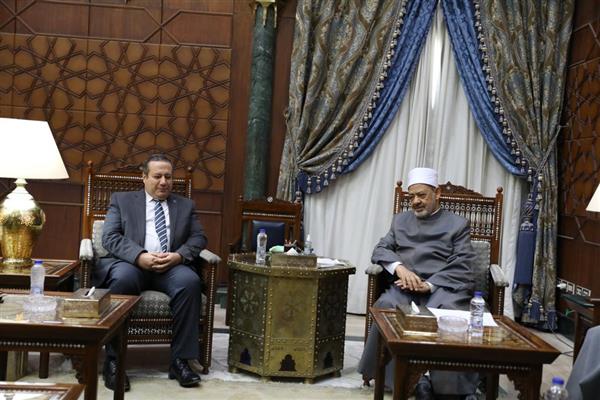 شيخ الأزهر يستقبل رئيس هيئة جودة التعليم ويناقشان سُبُل تعزيز التعاون العلمي بين الأزهر والهيئة .jpeg