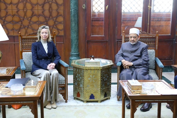 شيخ الأزهر يستقبل مبعوثة الاتحاد الأوروبي لحقوق الإنسان لبحث تعزيز التعاون المشترك
