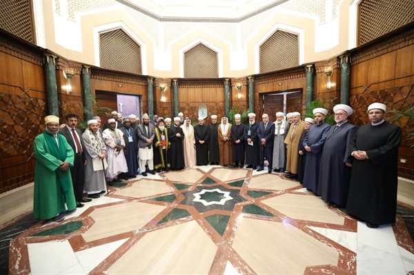 شيخ الأزهر يستقبل وفدًا رفيع المستوى من وزراء الأوقاف ومفتيِّ الدول الإسلامية .jpg