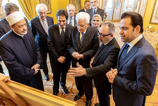 شيخ الأزهر يلتقي الرئيس الإيطالي .jpeg
